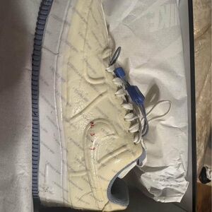 Nike Cream and Blue Low-Top Sneakers